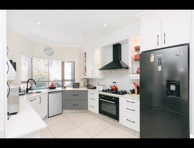 4 BEDROOM HOUSE FOR SALE IN LONEHILL